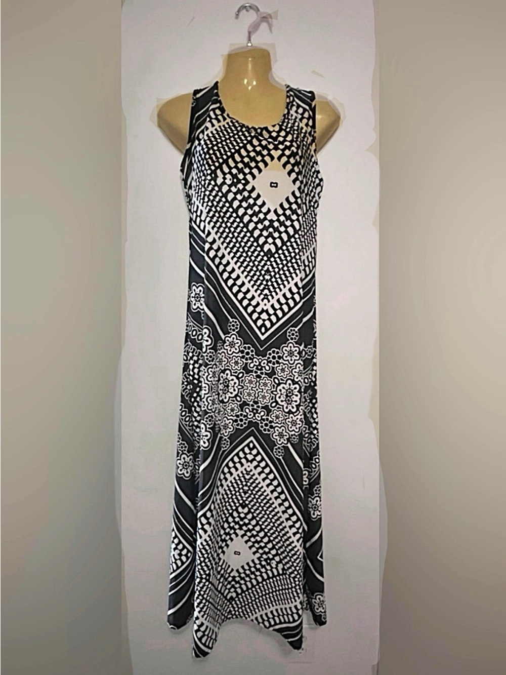 Black & White Patterned Dress - Classic Graphic Print